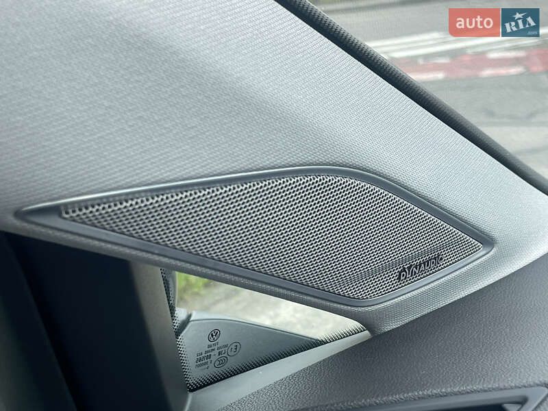 Хетчбек Volkswagen e-Golf 2016 в Києві