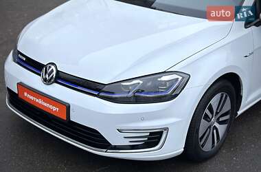 Хэтчбек Volkswagen e-Golf 2019 в 