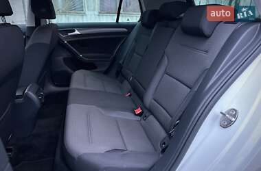 Хэтчбек Volkswagen e-Golf 2019 в 