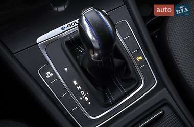 Хэтчбек Volkswagen e-Golf 2019 в 