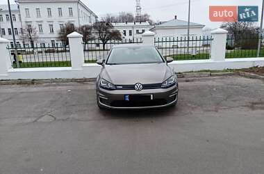 Хэтчбек Volkswagen e-Golf 2015 в Полтаве