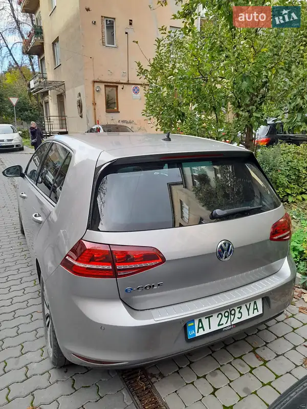 Хетчбек Volkswagen e-Golf 2016 в 