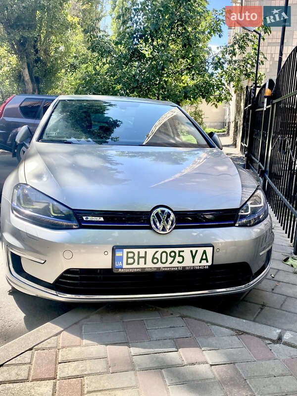 Volkswagen e-Golf 2016