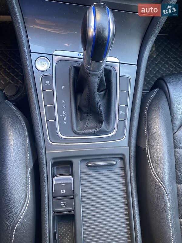 Хэтчбек Volkswagen e-Golf 2016 в Одессе