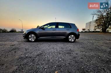 Хэтчбек Volkswagen e-Golf 2018 в 