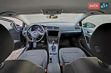 Хэтчбек Volkswagen e-Golf 2018 в 