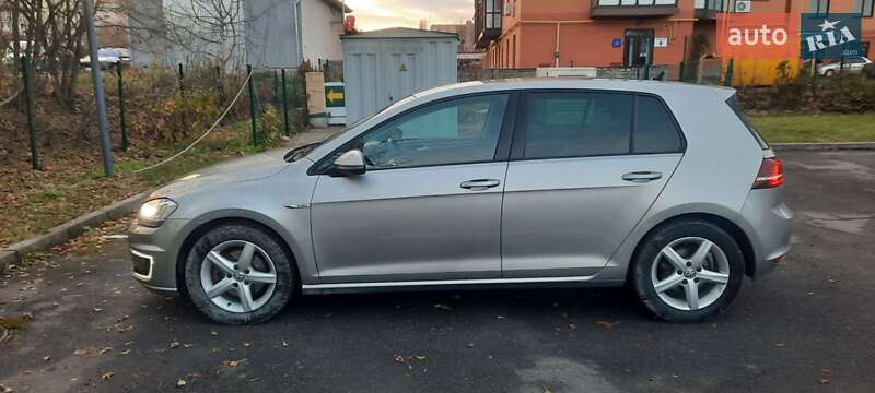 Хэтчбек Volkswagen e-Golf 2015 в Каменец-Подольском