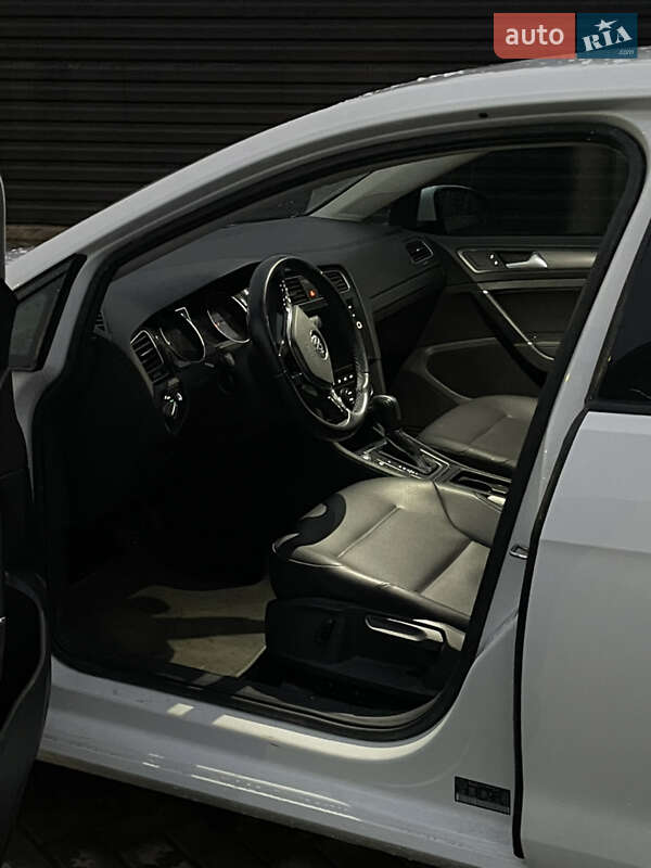 Хетчбек Volkswagen e-Golf 2019 в Івано-Франківську