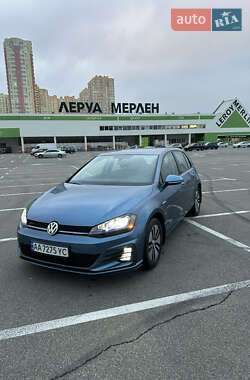 Хетчбек Volkswagen e-Golf 2016 в Києві