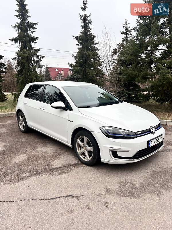 Хетчбек Volkswagen e-Golf 2017 в Києві