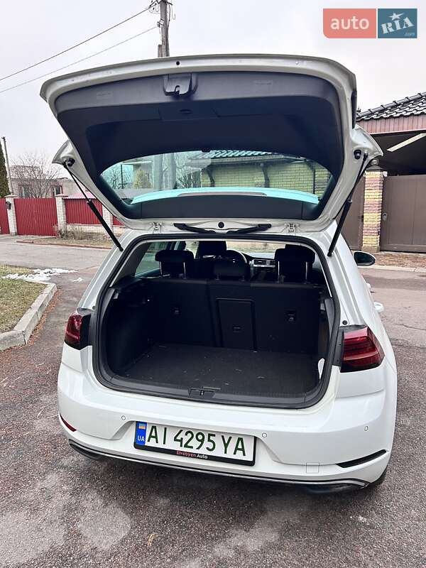 Хетчбек Volkswagen e-Golf 2017 в Києві