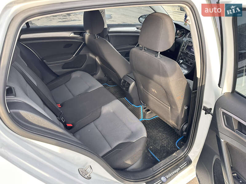 Хетчбек Volkswagen e-Golf 2014 в Яремчі