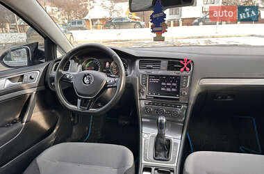 Хэтчбек Volkswagen e-Golf 2014 в 