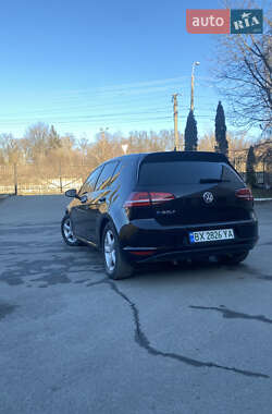 Хэтчбек Volkswagen e-Golf 2015 в 