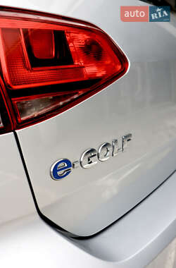 Хетчбек Volkswagen e-Golf 2016 в Дніпрі