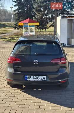 Хэтчбек Volkswagen e-Golf 2015 в 
