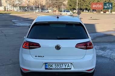 Хетчбек Volkswagen e-Golf 2014 в Рівному