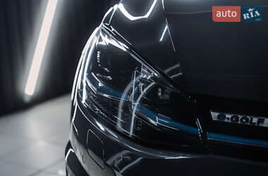 Хэтчбек Volkswagen e-Golf 2020 в 