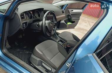 Хетчбек Volkswagen e-Golf 2015 в 