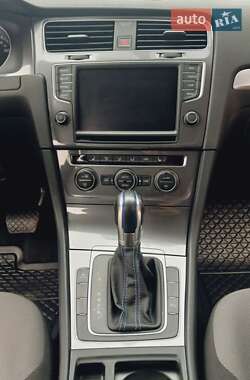 Хетчбек Volkswagen e-Golf 2015 в 