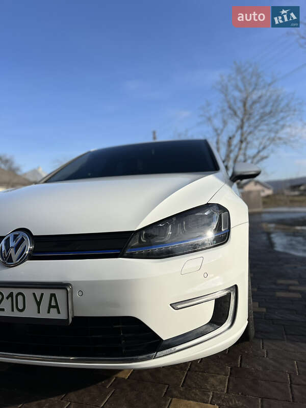 Хэтчбек Volkswagen e-Golf 2015 в Ивано-Франковске