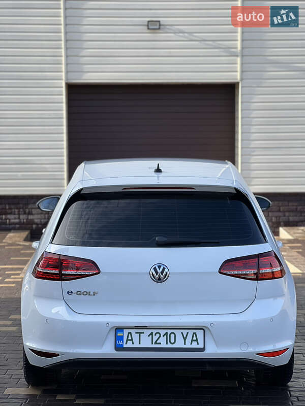 Хэтчбек Volkswagen e-Golf 2015 в Ивано-Франковске