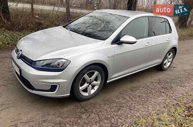 Хетчбек Volkswagen e-Golf 2015 в Летичіві