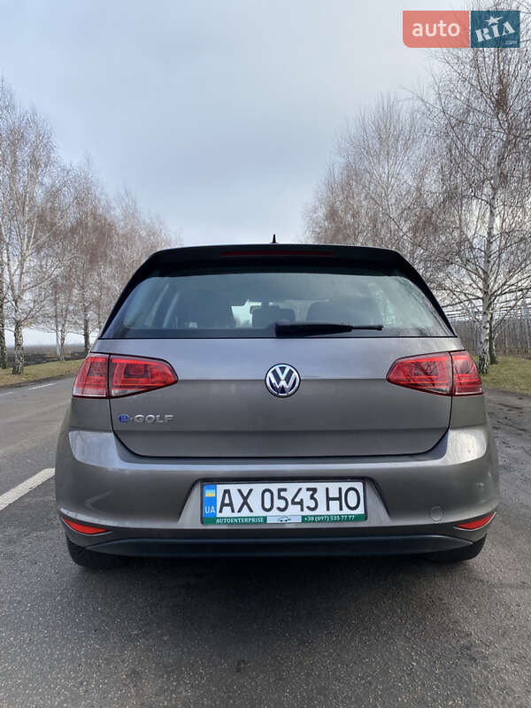 Хетчбек Volkswagen e-Golf 2016 в Дніпрі