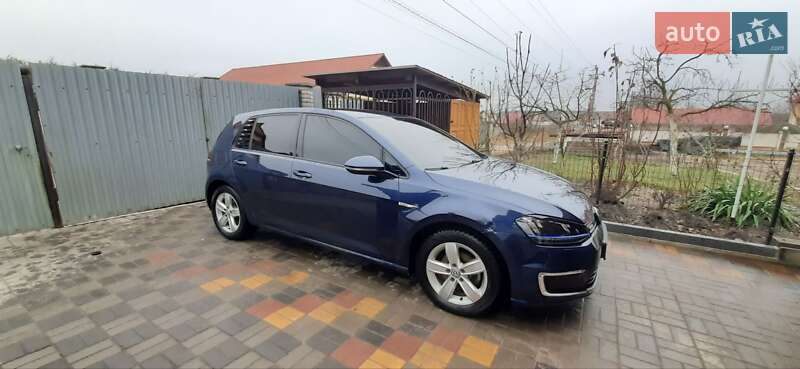 Хетчбек Volkswagen e-Golf 2016 в Житомирі