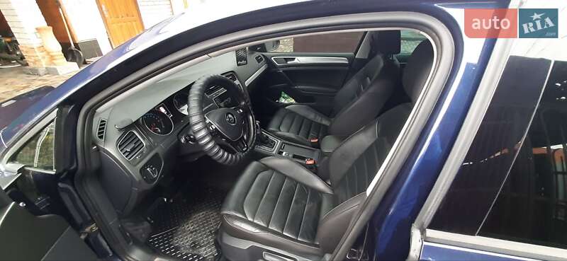 Хетчбек Volkswagen e-Golf 2016 в Житомирі