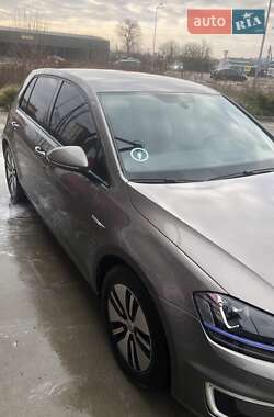 Хэтчбек Volkswagen e-Golf 2015 в 