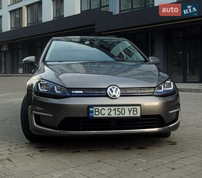 Хэтчбек Volkswagen e-Golf 2016 в Новояворовске