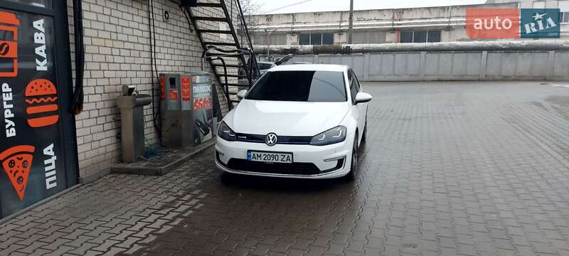 Хэтчбек Volkswagen e-Golf 2014 в Житомире