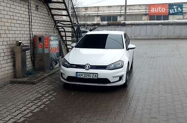 Хэтчбек Volkswagen e-Golf 2014 в 