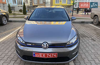 Хетчбек Volkswagen e-Golf 2015 в Чернівцях