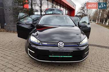 Хетчбек Volkswagen e-Golf 2016 в Києві