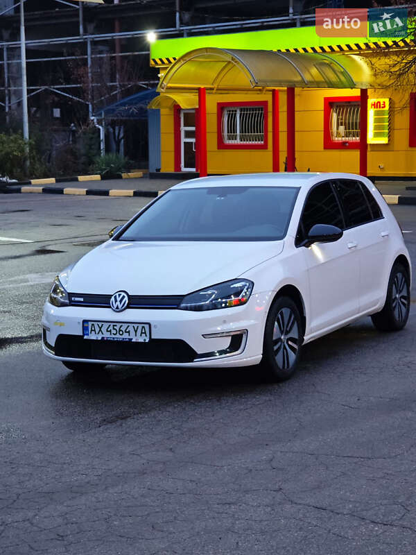 Volkswagen e-Golf 2016
