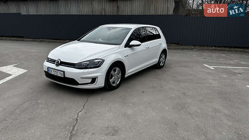 Хетчбек Volkswagen e-Golf 2017 в 