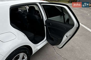 Хетчбек Volkswagen e-Golf 2017 в 