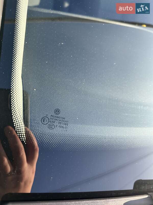 Хетчбек Volkswagen e-Golf 2014 в Чернівцях