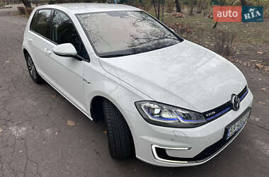 Хетчбек Volkswagen e-Golf 2017 в 
