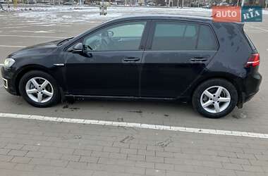 Хетчбек Volkswagen e-Golf 2014 в Сумах