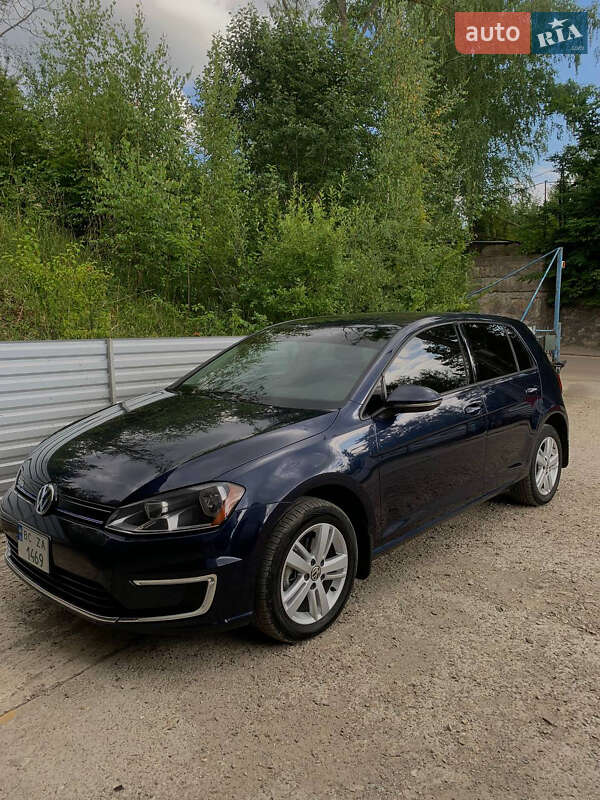 Volkswagen e-Golf 2016