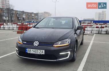Хэтчбек Volkswagen e-Golf 2015 в 