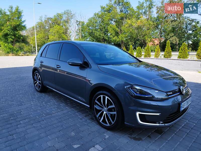 Хэтчбек Volkswagen e-Golf 2018 в Виннице