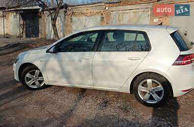 Хэтчбек Volkswagen e-Golf 2014 в Кропивницком