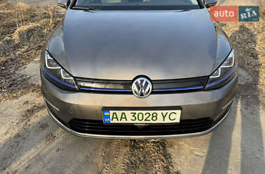 Хетчбек Volkswagen e-Golf 2015 в Києві