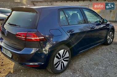 Хэтчбек Volkswagen e-Golf 2016 в Киеве