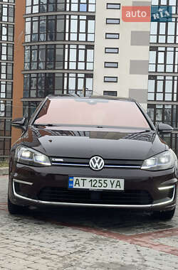 Хэтчбек Volkswagen e-Golf 2017 в 