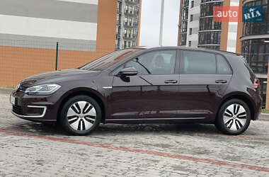 Хэтчбек Volkswagen e-Golf 2017 в 